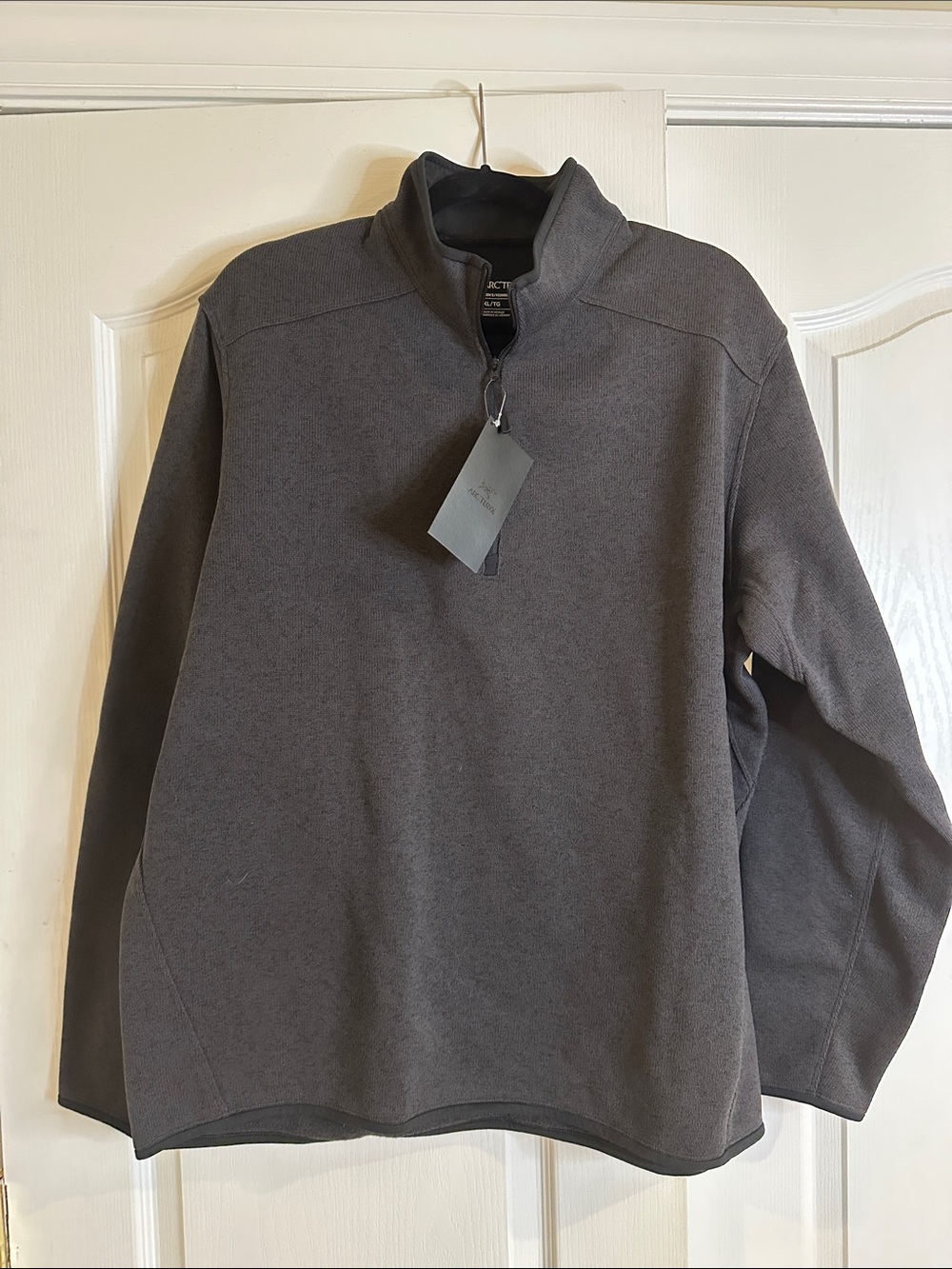 Arc'teryx Men's Dark Gray Quarter-Zip Fleece Pullover